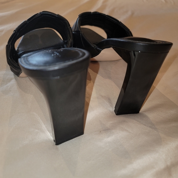 Woven Black Heels - Picture 6 of 6